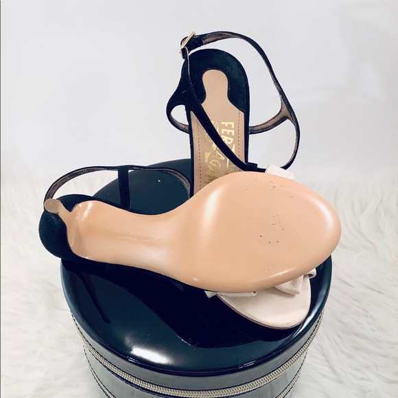⚜️Salvatore Ferragamo⚜️ Pavi T Strap Sandal Heels - Picture 2 of 6